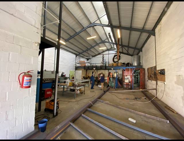 608M² WAREHOUSE FOR SALE IN KILLARNEY GARDENS